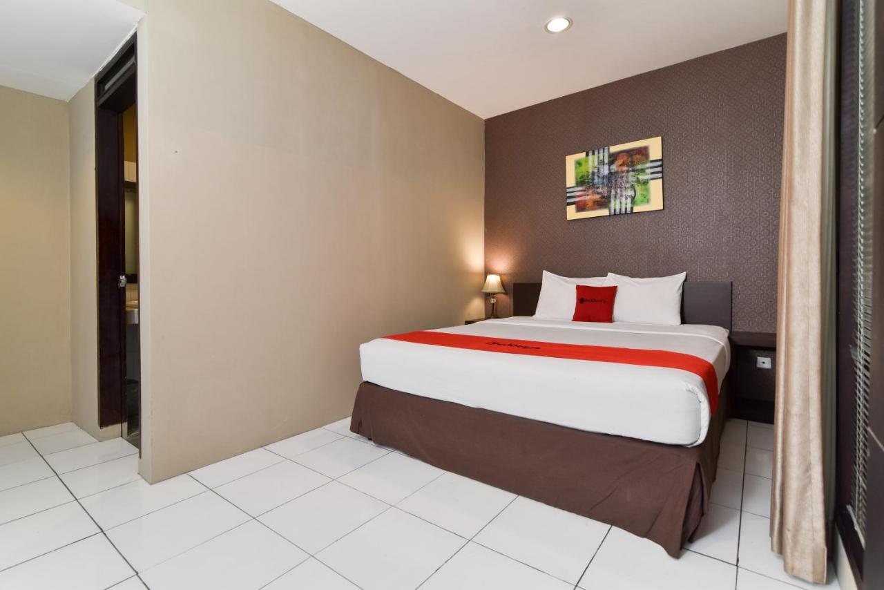 RedDoorz Plus @ Raya Legian Buitenkant foto