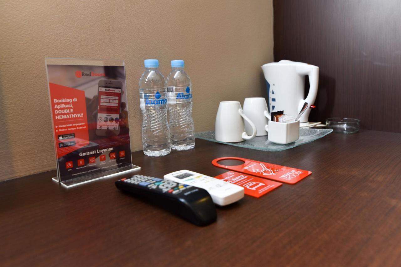 RedDoorz Plus @ Raya Legian Buitenkant foto