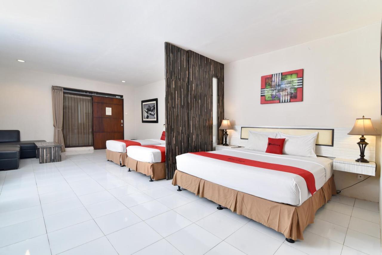 RedDoorz Plus @ Raya Legian Buitenkant foto